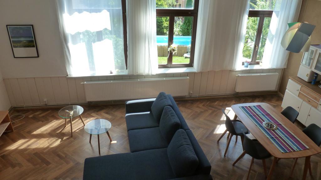 Alte Schule Apartment Tambach-Dietharz Exterior photo