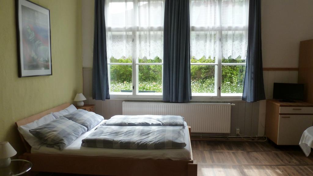Alte Schule Apartment Tambach-Dietharz Exterior photo